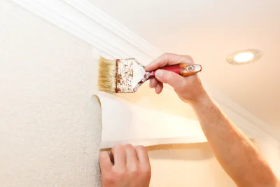 Pose de papier peint à Ploumagoar — revêtements muraux et toiles de verre